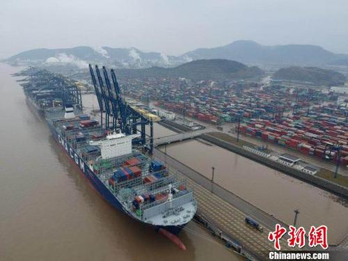 目前港口货物吞吐量、企业盈利稳中提质。宁波港航提供